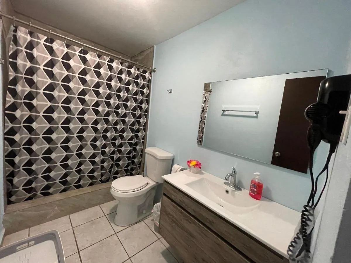 3Br Sleeps Up To 12, Remodeled And Very Cozy Catano 0*,  Puerto Rico